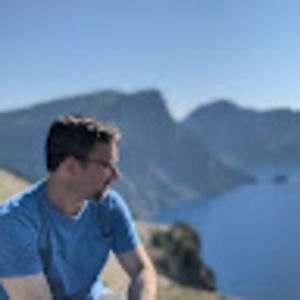 Meet your Posher, Ari